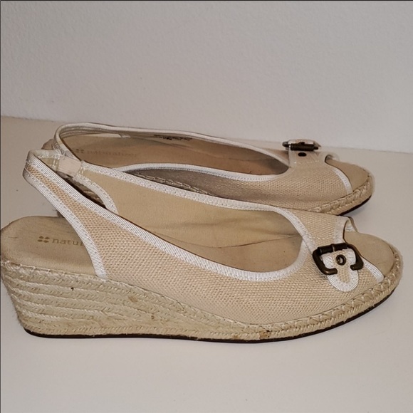 Barely worn Naturalizer wedges - Picture 3 of 5